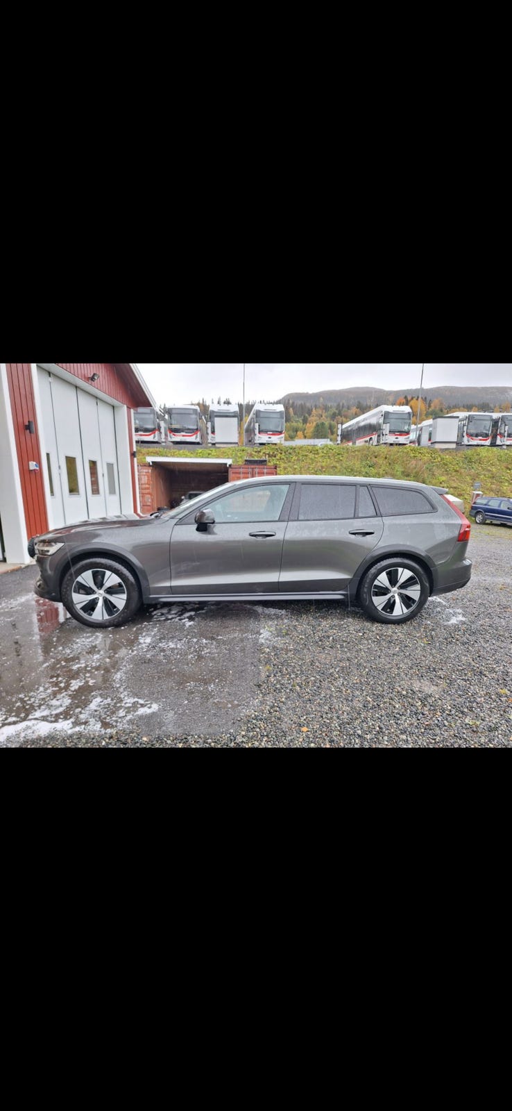 Volvo V60 Cross Country 2021 – bild 1 av 7