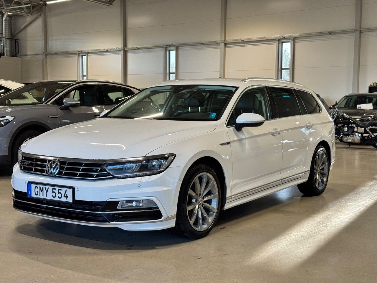 Volkswagen Passat 2018 – bild 1 av 24