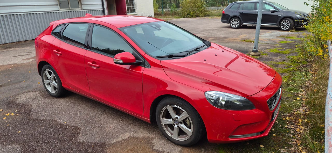 Volvo V40 2015 – bild 1 av 7