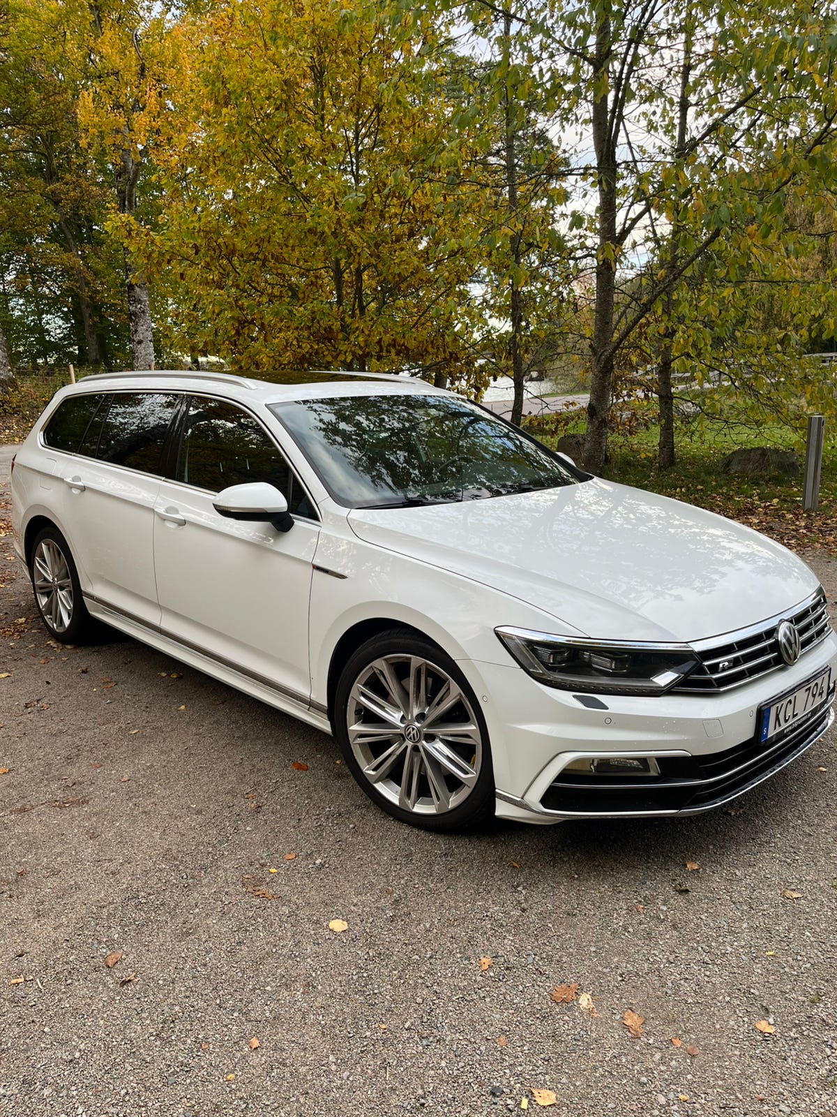 Volkswagen Passat 2016 – bild 1 av 12