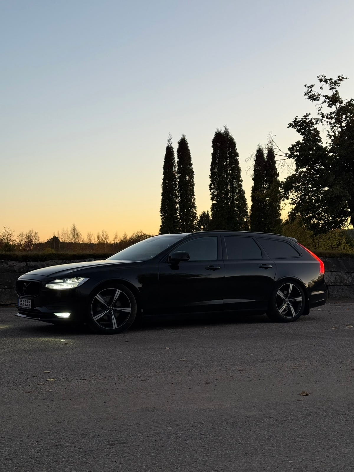 Volvo V90 2018 – bild 1 av 6
