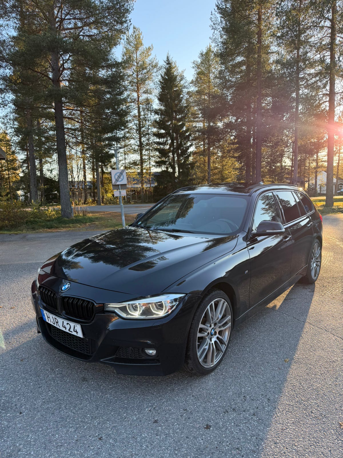 BMW 320d 2016 – bild 1 av 6