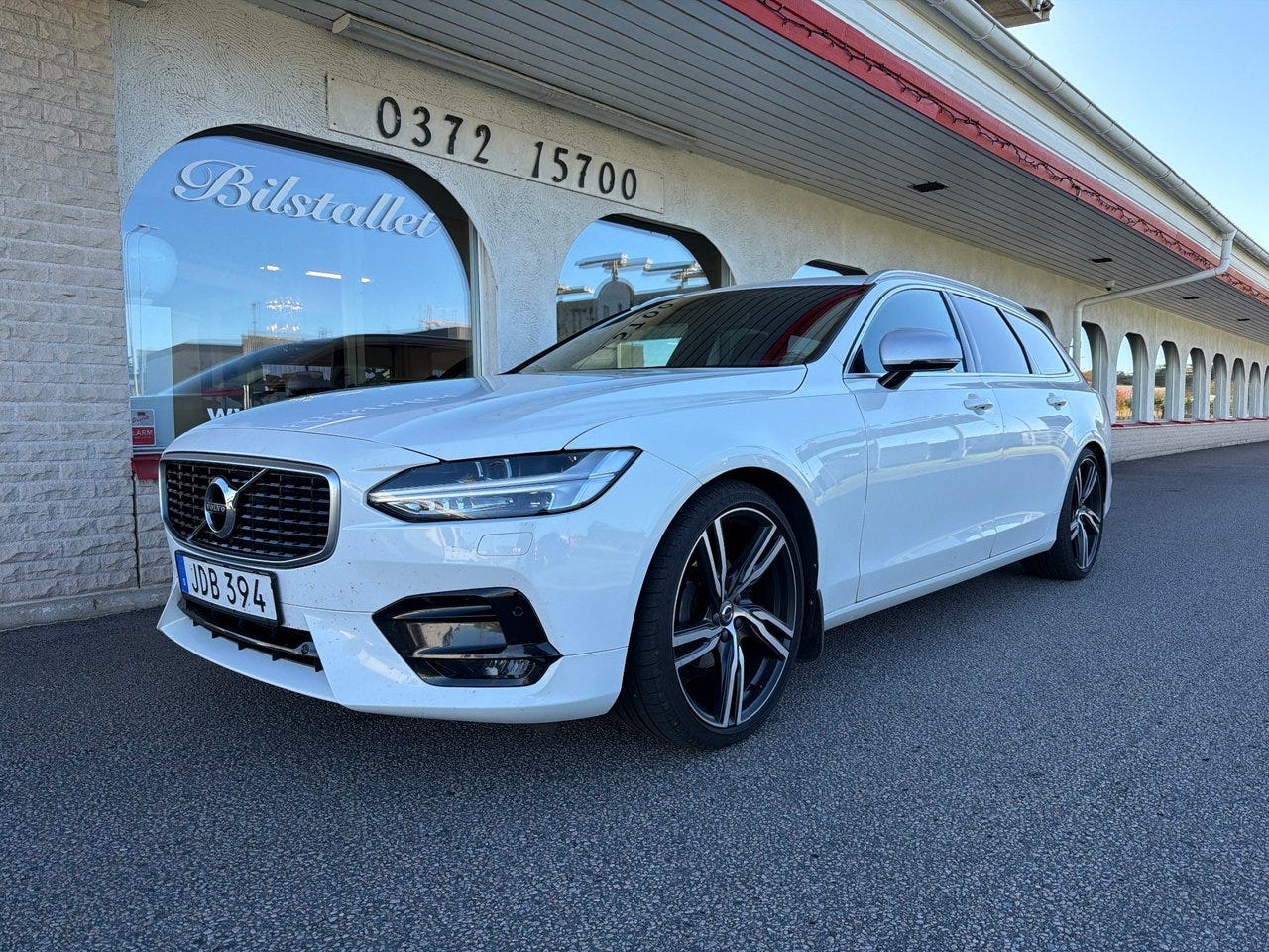 Volvo V90 2018 – bild 1 av 2