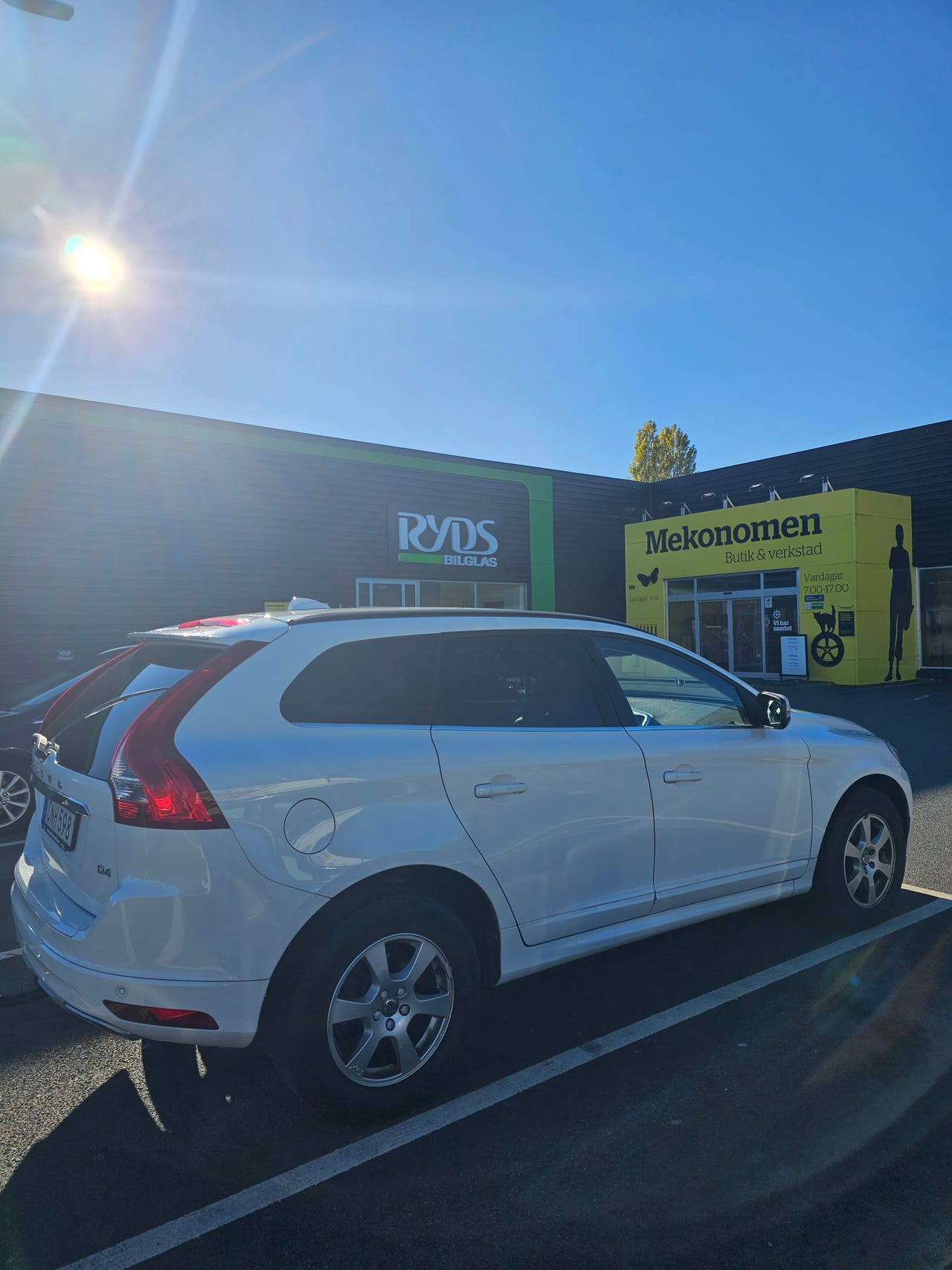 Volvo XC60 2016 – bild 1 av 14