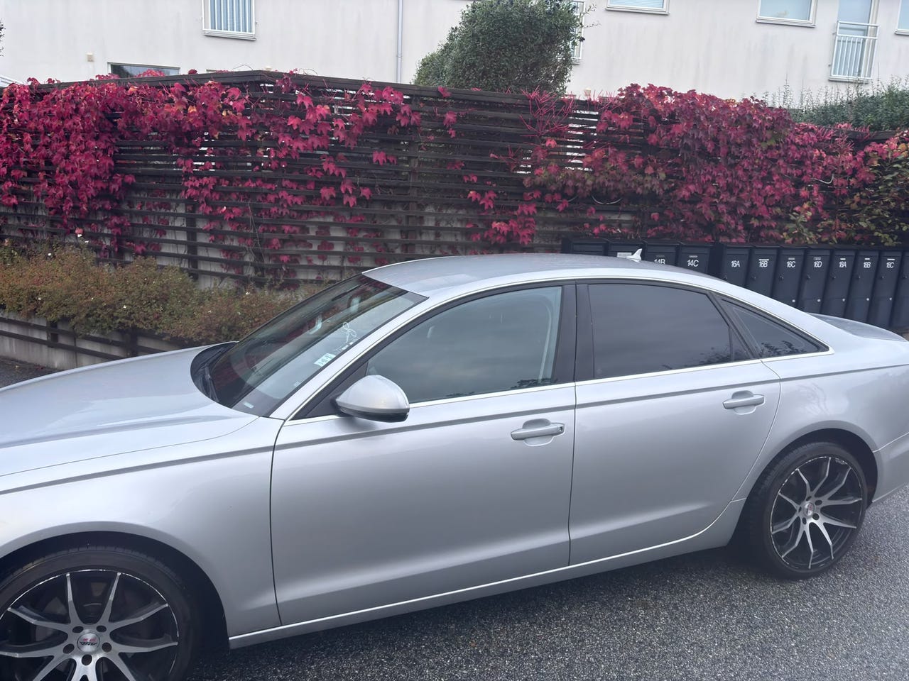 Audi A6 2014 – bild 1 av 8