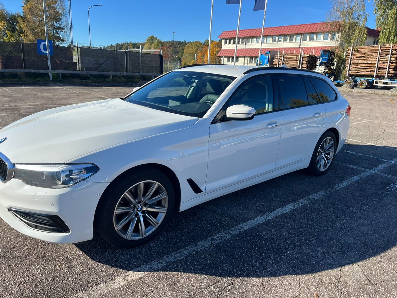 BMW 520d 2018 – bild 1 av 10