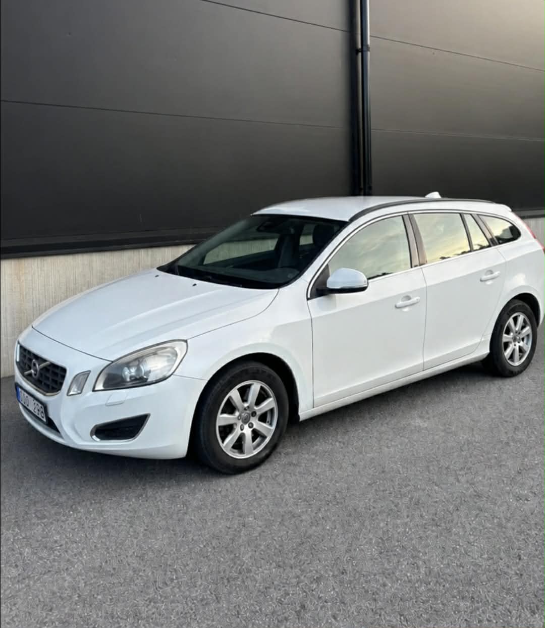 Volvo V60 2013 – bild 1 av 6