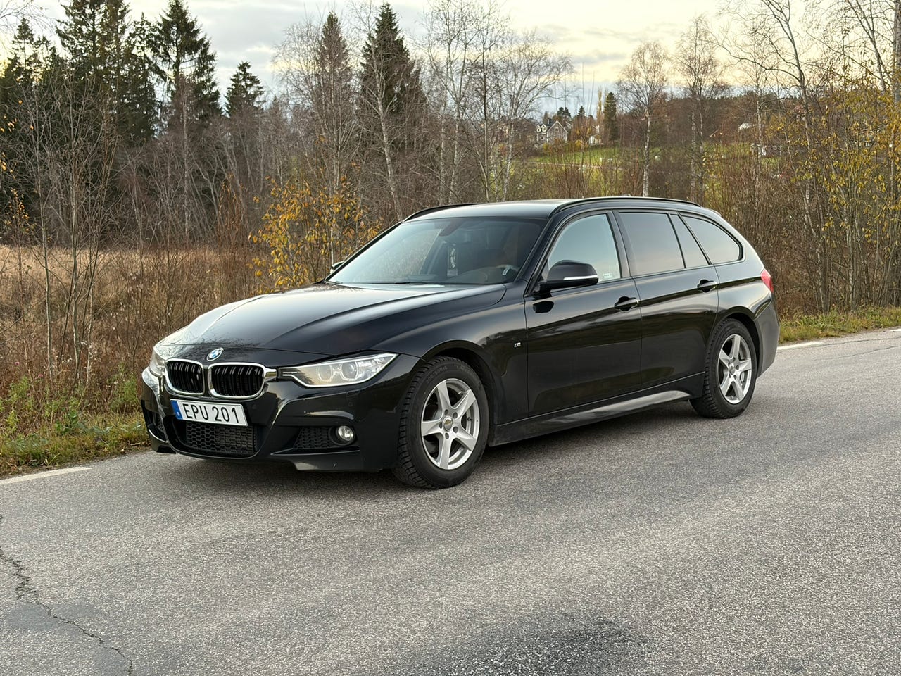 BMW 318d 2015 – bild 1 av 3
