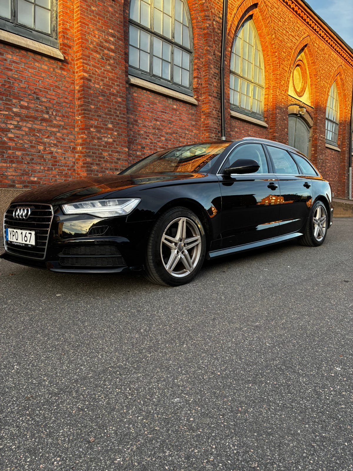 Audi A6 2018 – bild 1 av 6