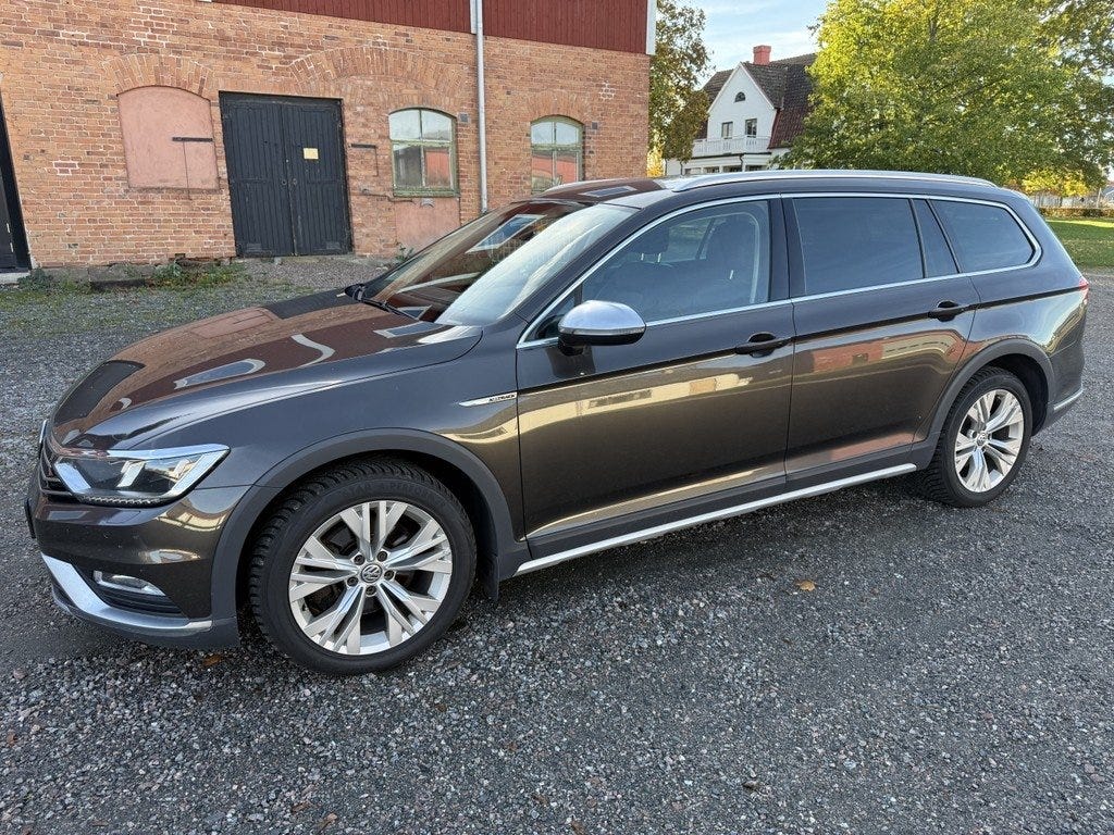 Volkswagen Passat Alltrack 2018 – bild 1 av 12