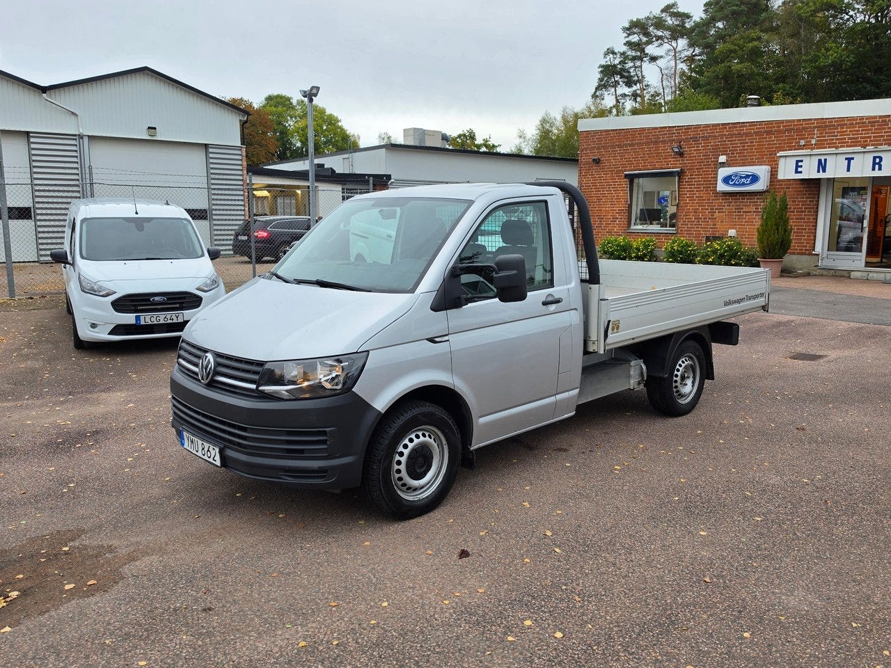 Volkswagen Transporter 2018 – bild 1 av 12