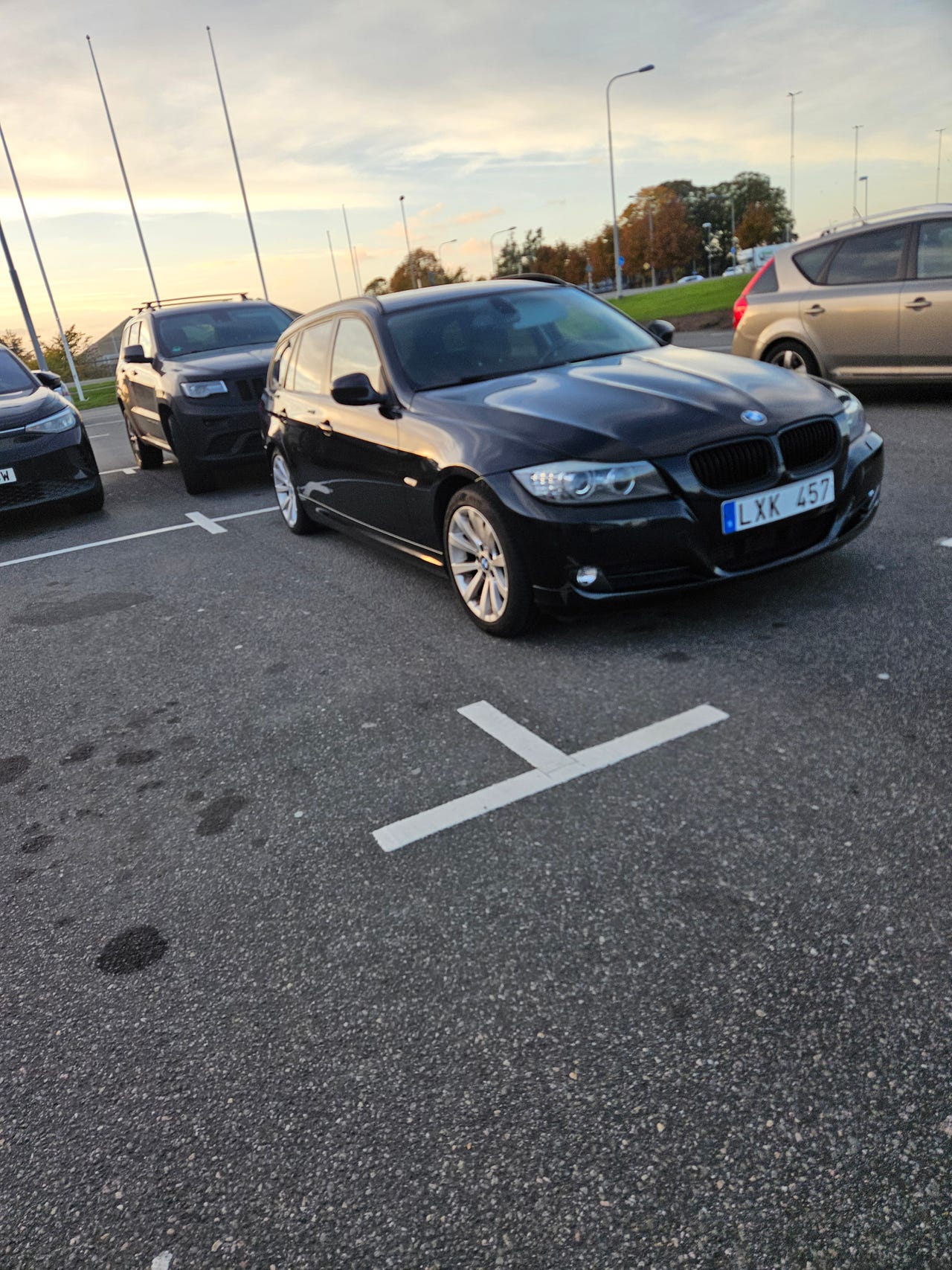 BMW 320d 2012 – bild 1 av 6