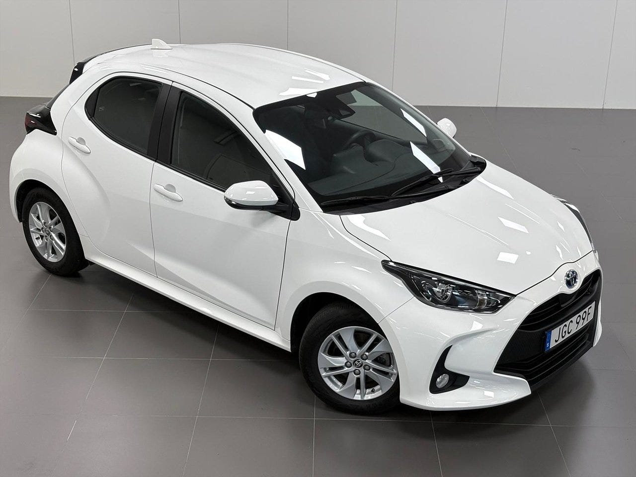 Toyota Yaris 2024 – bild 1 av 14