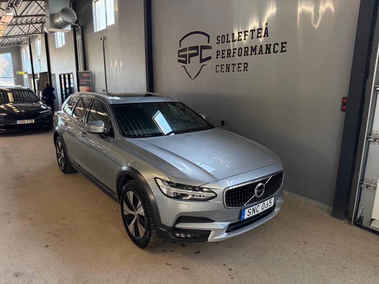 Volvo V90 Cross Country 2019 – bild 1 av 18