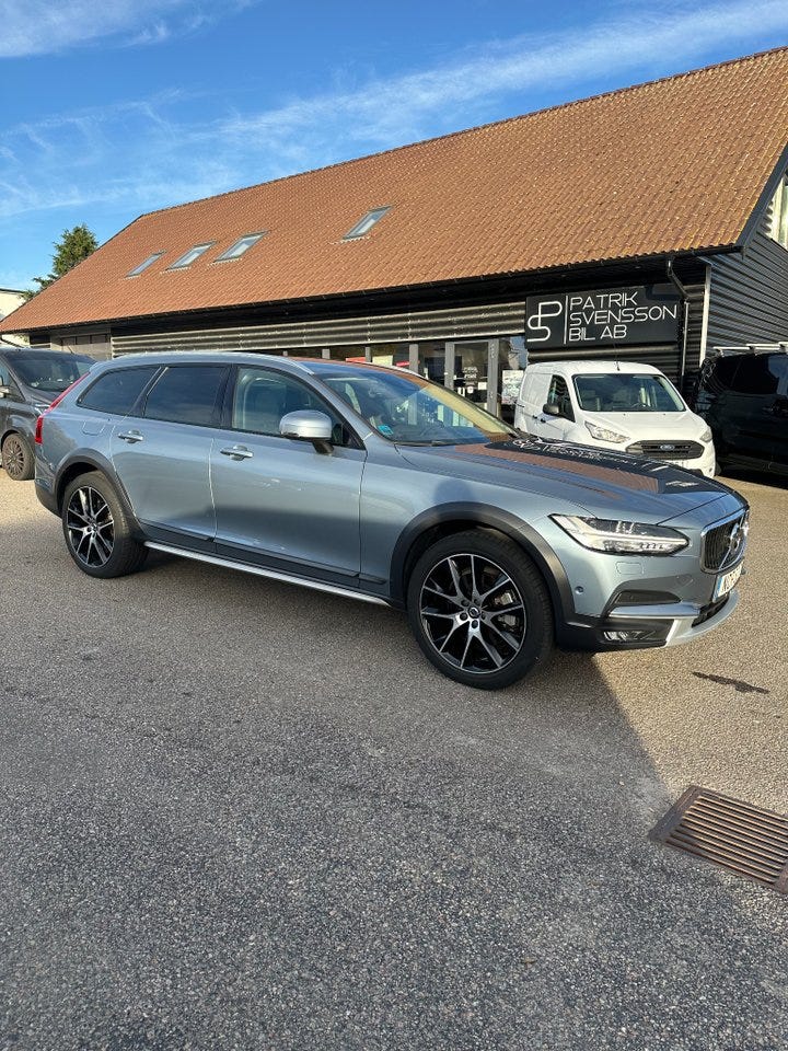 Volvo V90 Cross Country 2018 – bild 1 av 12