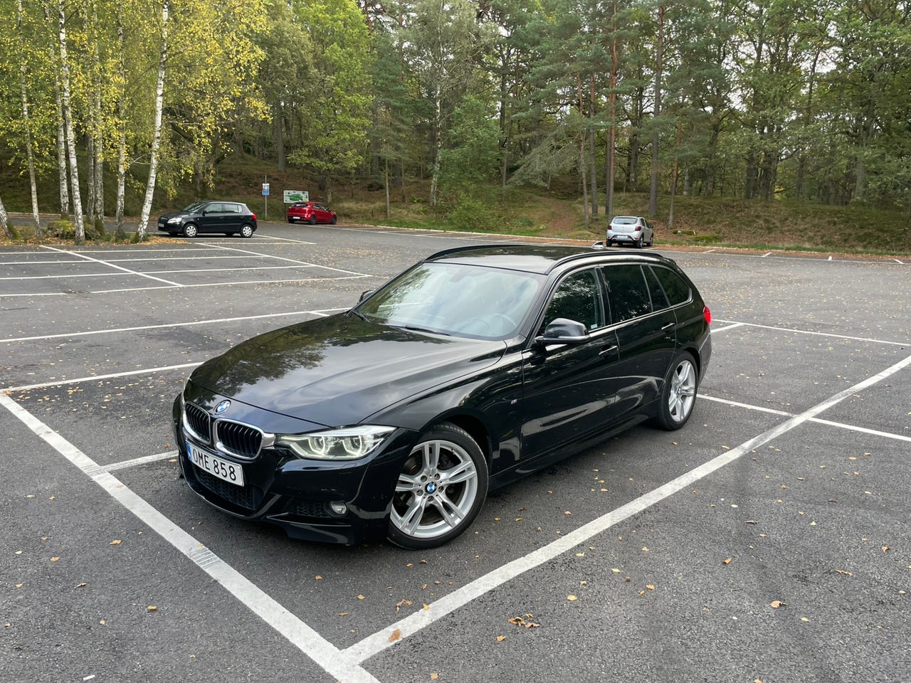 BMW 318d 2017 – bild 1 av 12