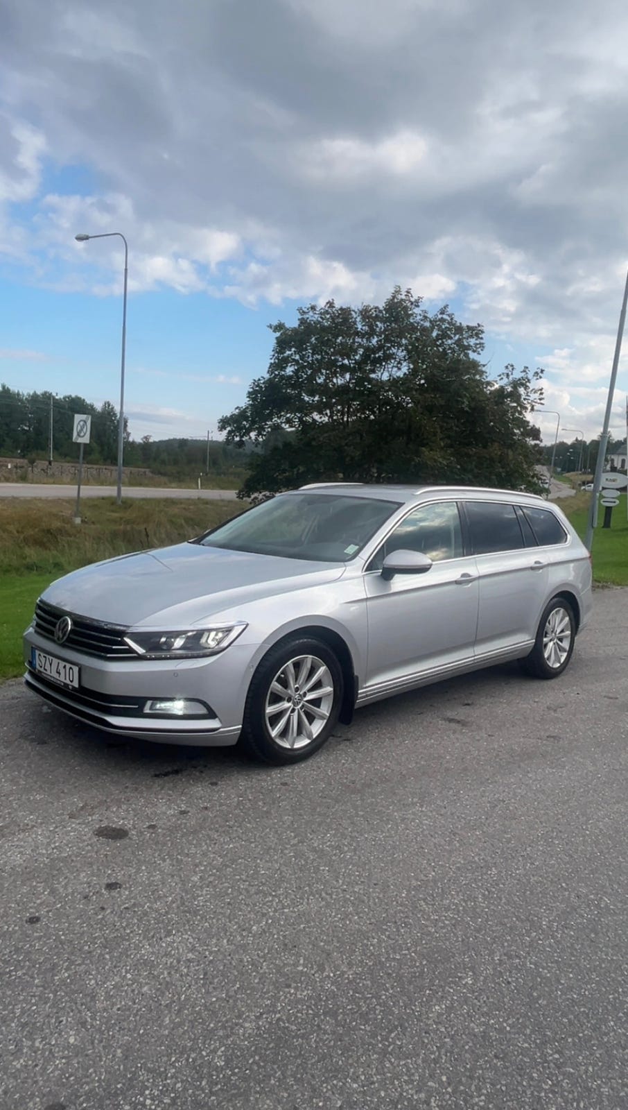 Volkswagen Passat 2015 – bild 1 av 2