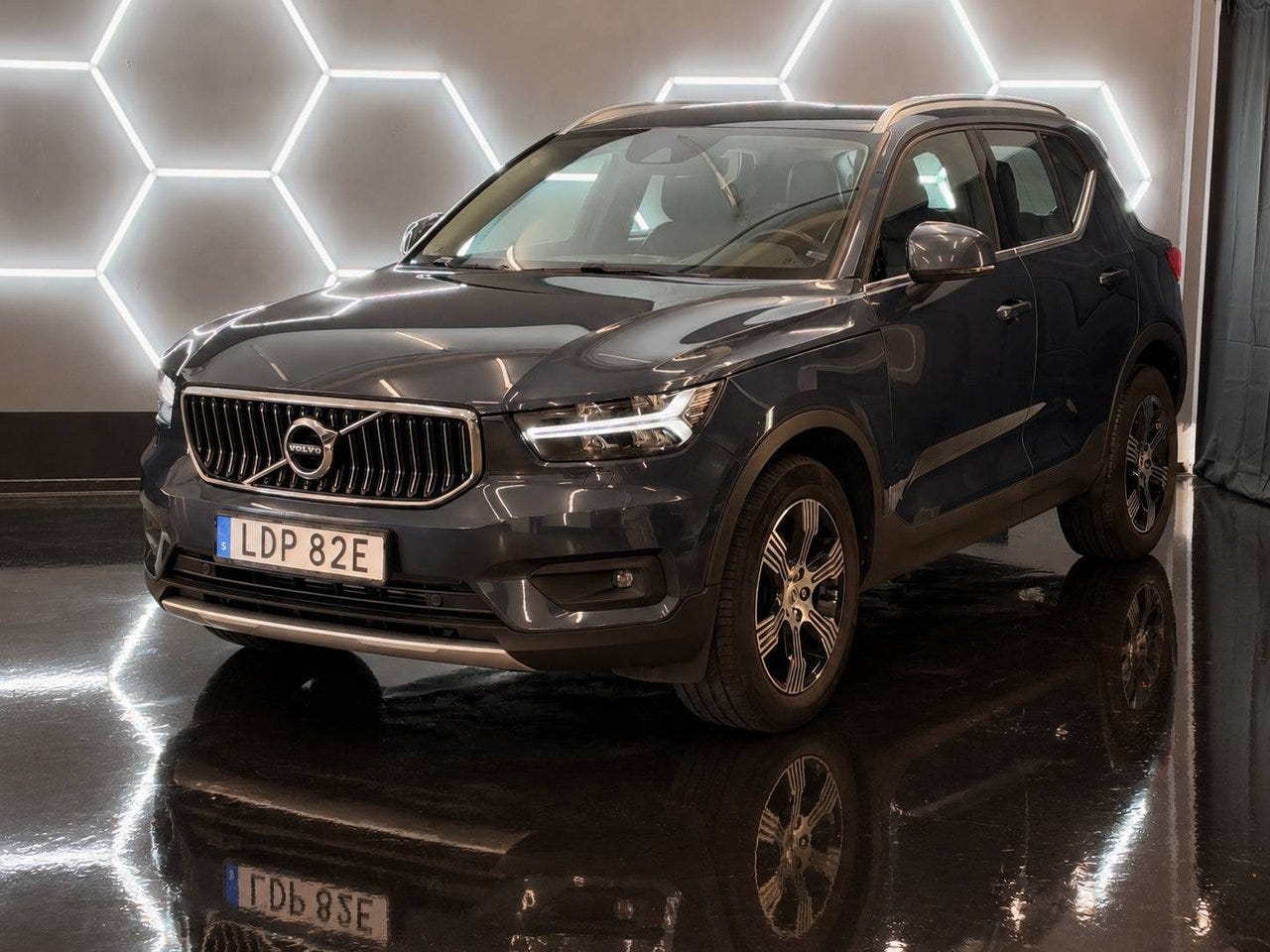 Volvo XC40 2019 – bild 1 av 22