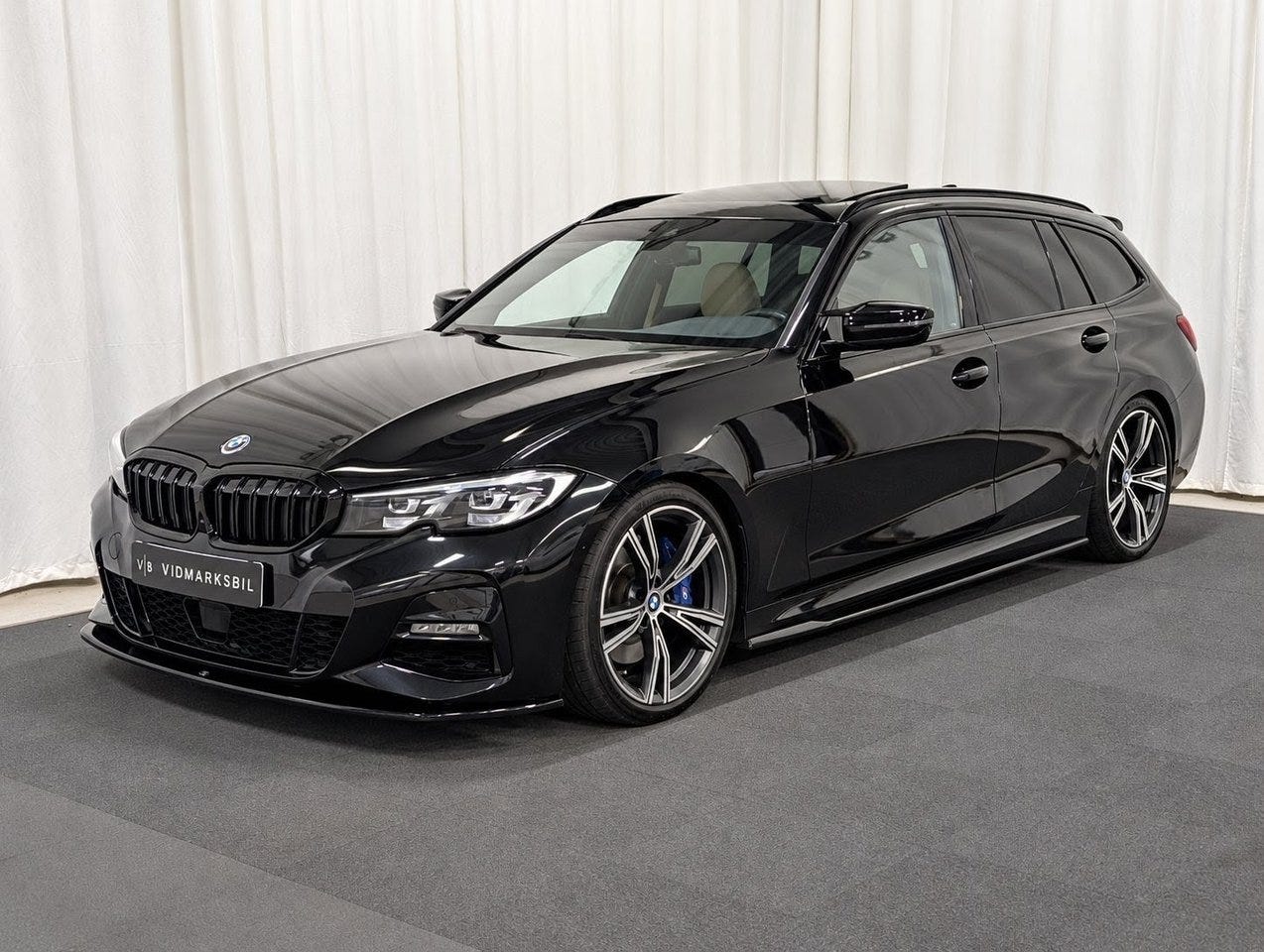 BMW 330d 2020 – bild 1 av 24