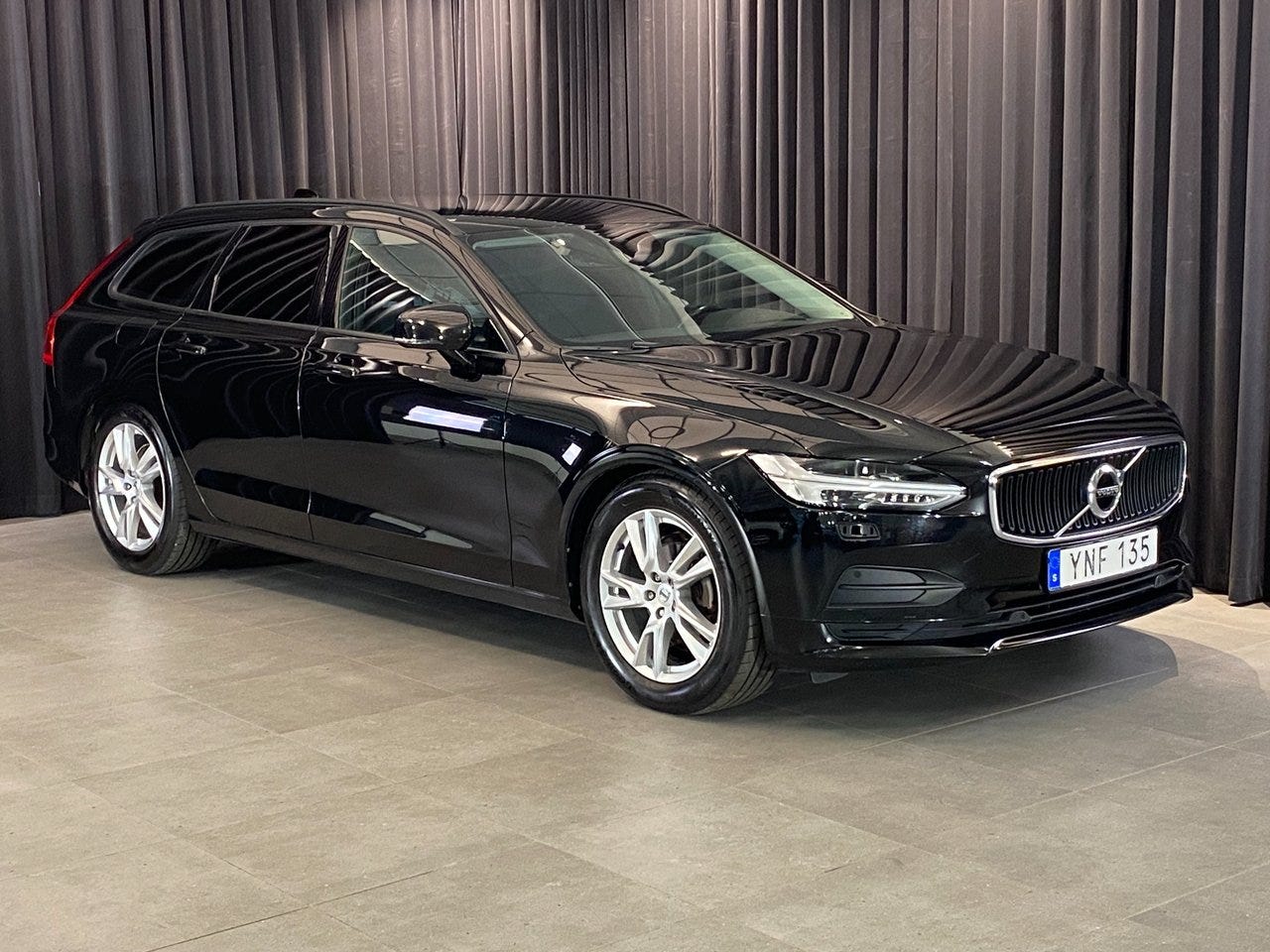 Volvo V90 2018 – bild 1 av 24