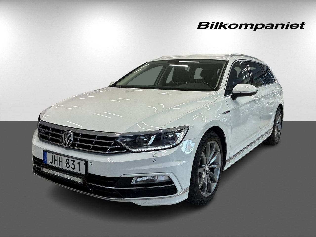 Volkswagen Passat 2016 – bild 1 av 24