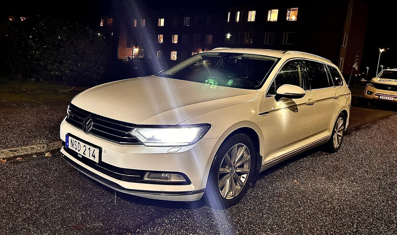 Volkswagen Passat 2015 – bild 1 av 2