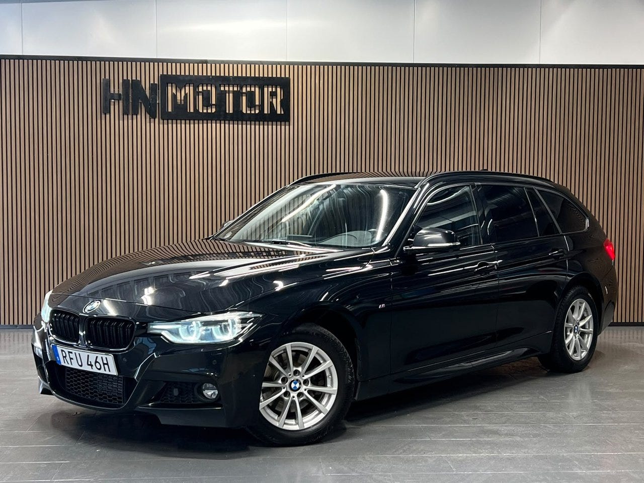 BMW 320d 2019 – bild 1 av 24