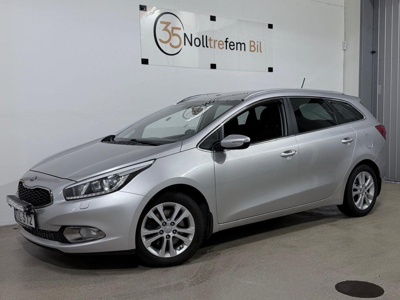 Kia Ceed 2015 – bild 1 av 24