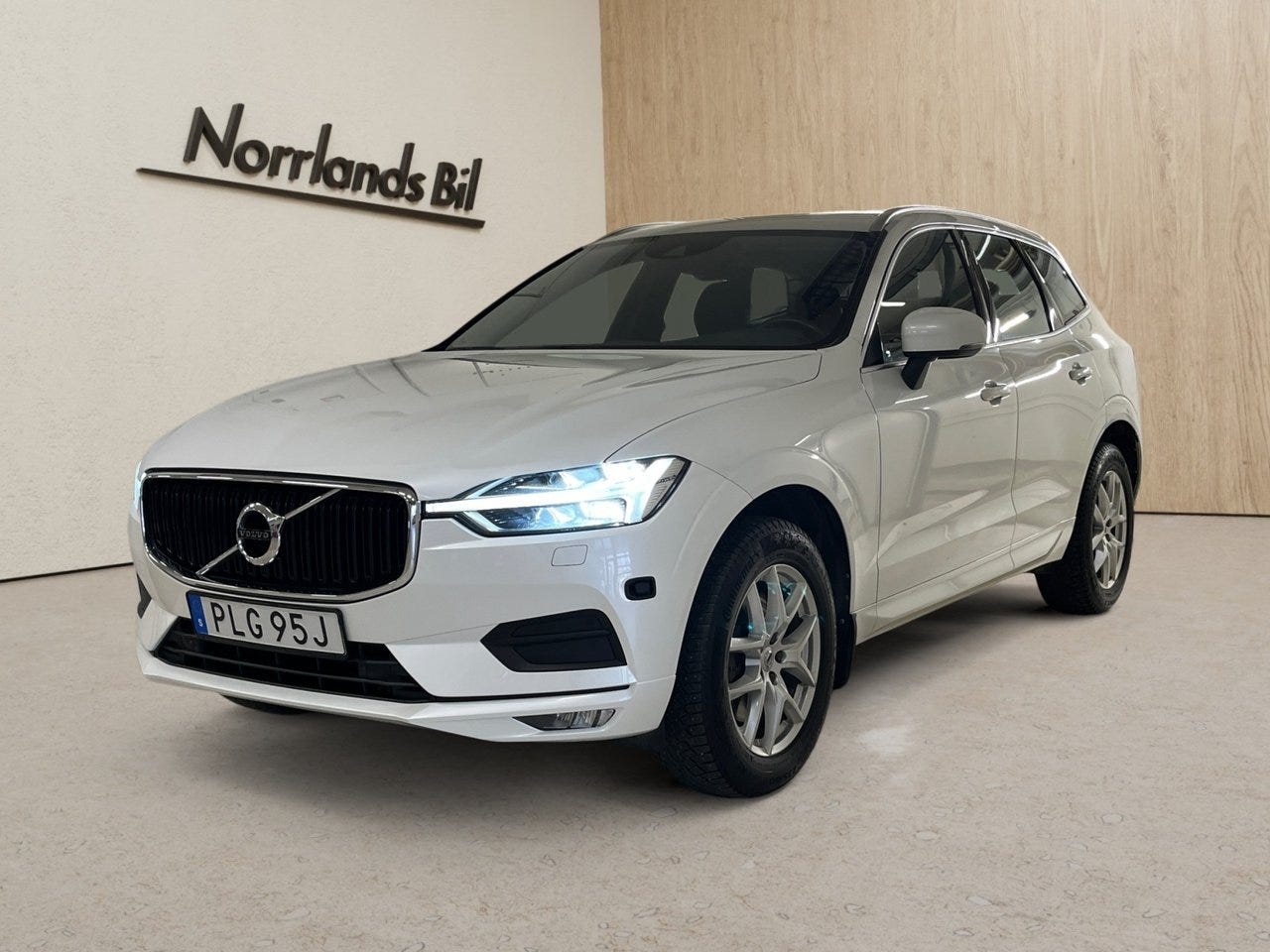 Volvo XC60 2021 – bild 1 av 7