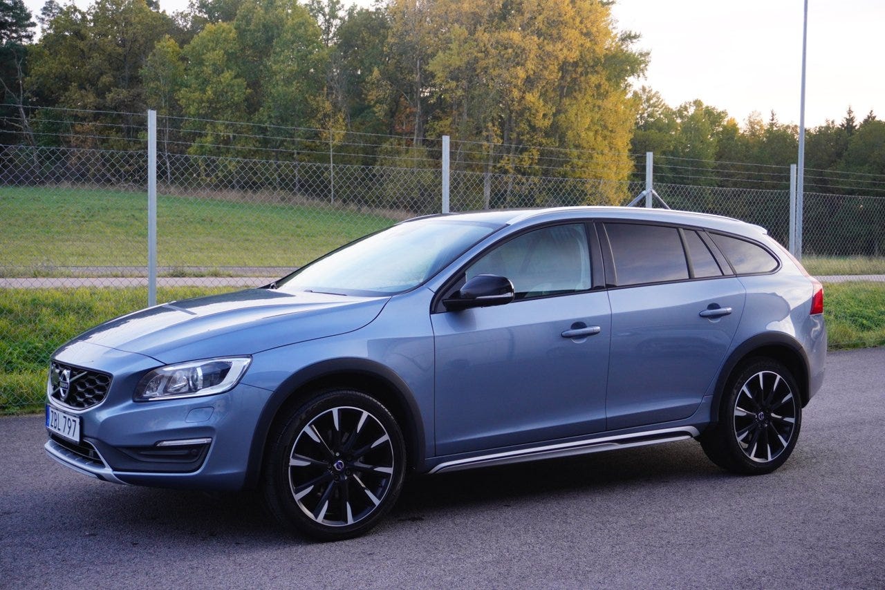 Volvo V60 Cross Country 2018 – bild 1 av 18
