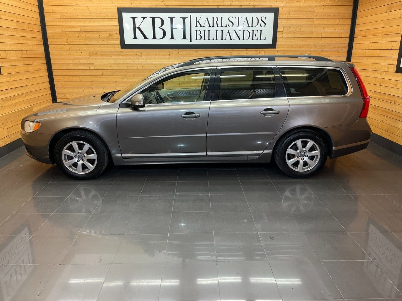 Volvo V70 2011 – bild 1 av 22