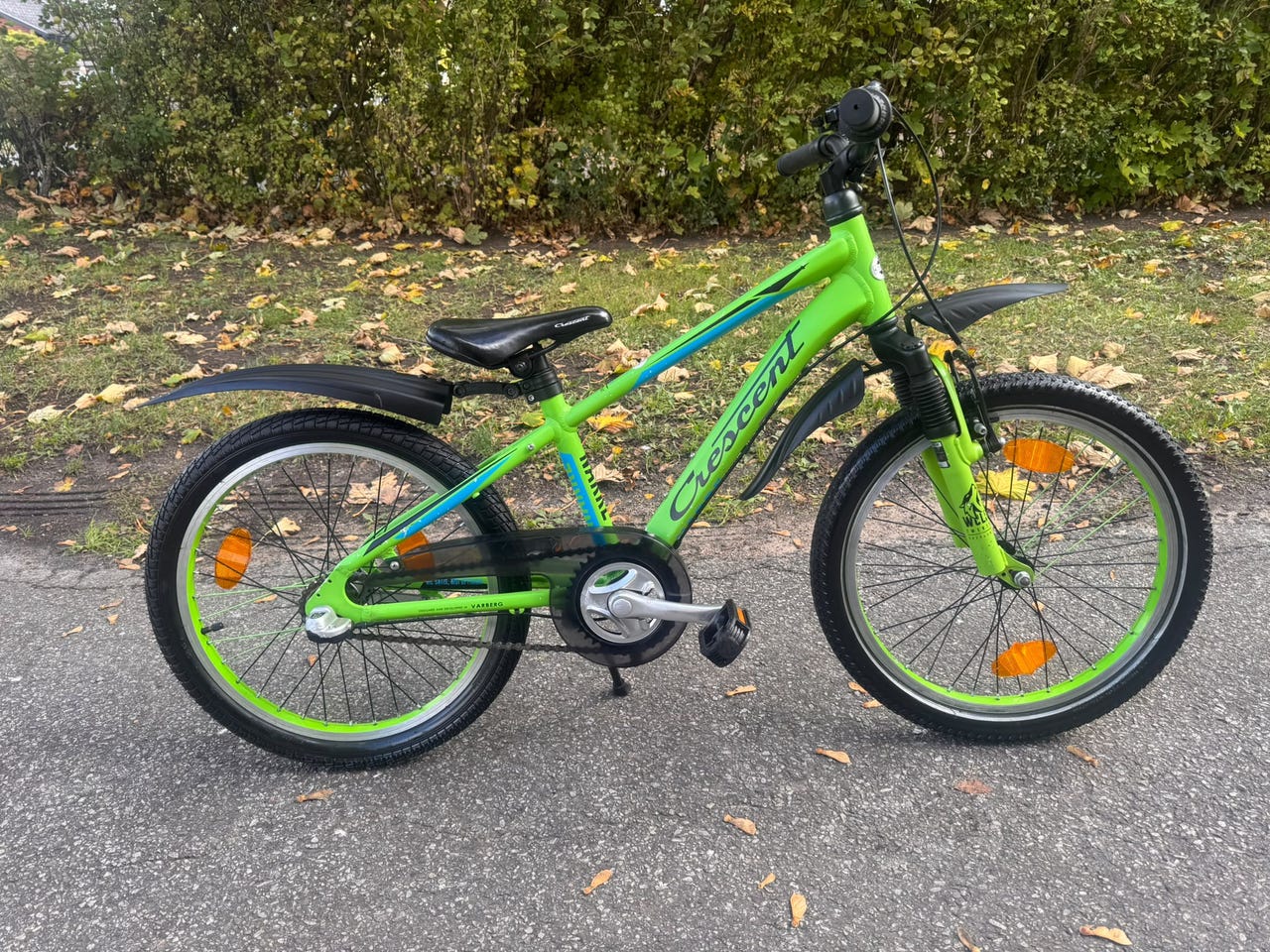 CRESCENT NARRE 20 TUM, FINT SKICK, NYPRIS 5249 KR | Blocket