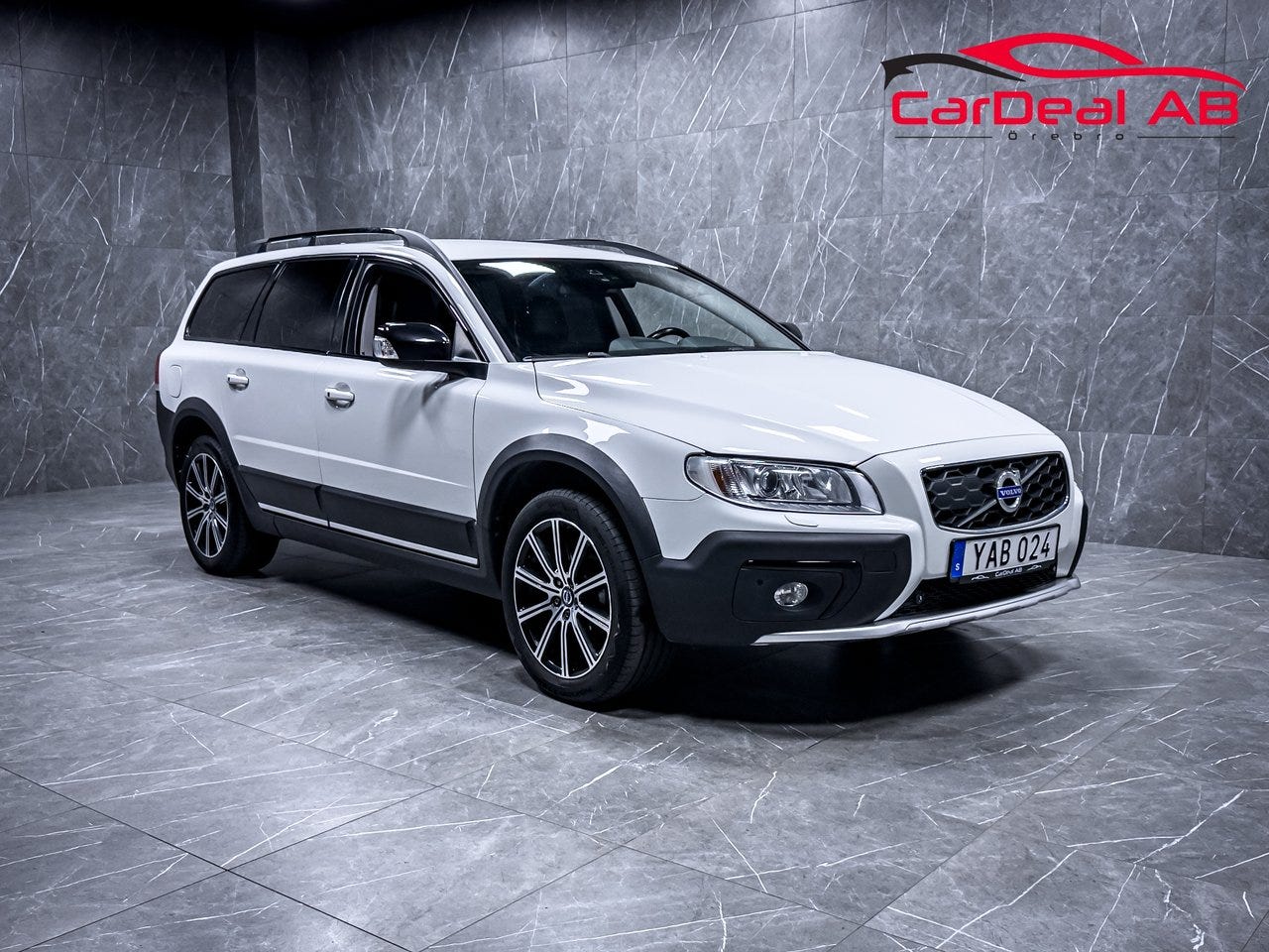 Volvo XC70 2016 – bild 1 av 24