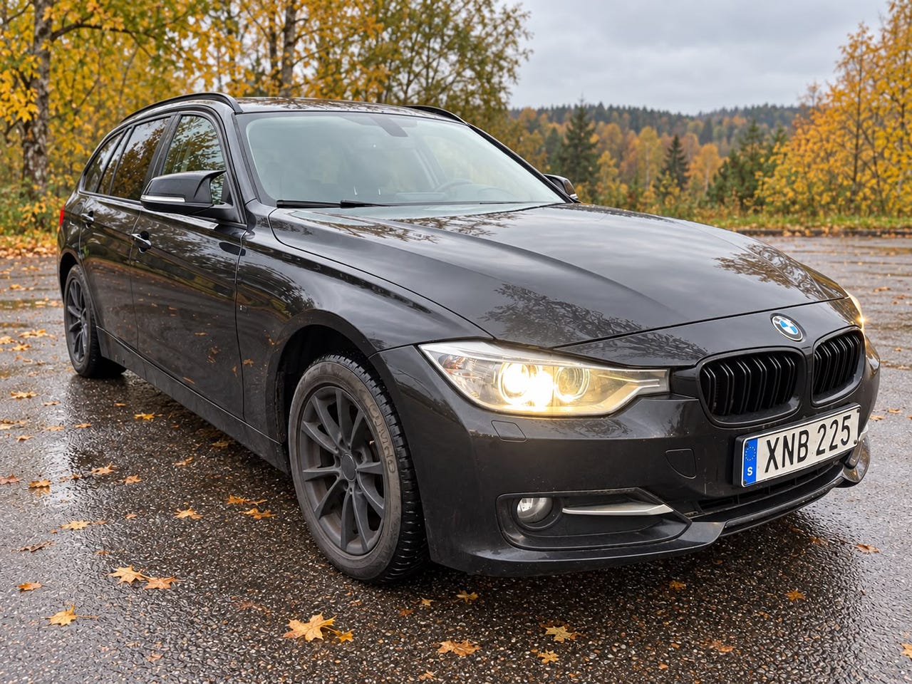 BMW 320d 2013 – bild 1 av 12