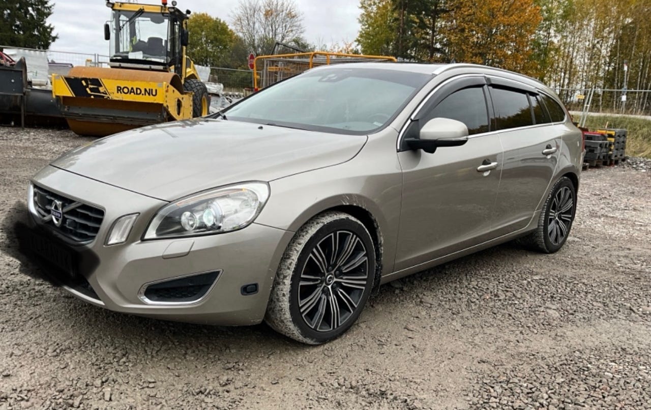Volvo V60 2013 – bild 1 av 24