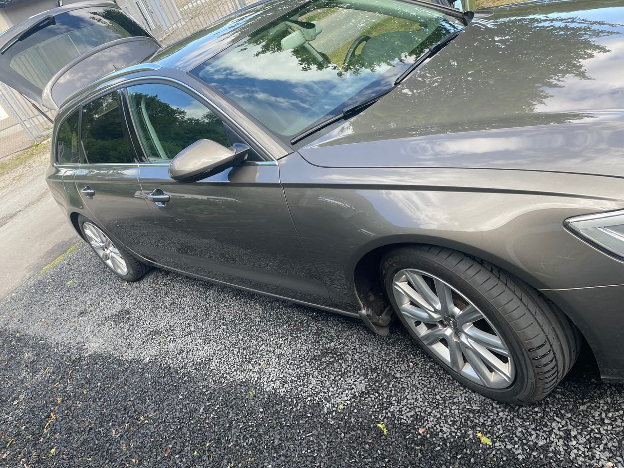 Audi A6 2012 – bild 1 av 8