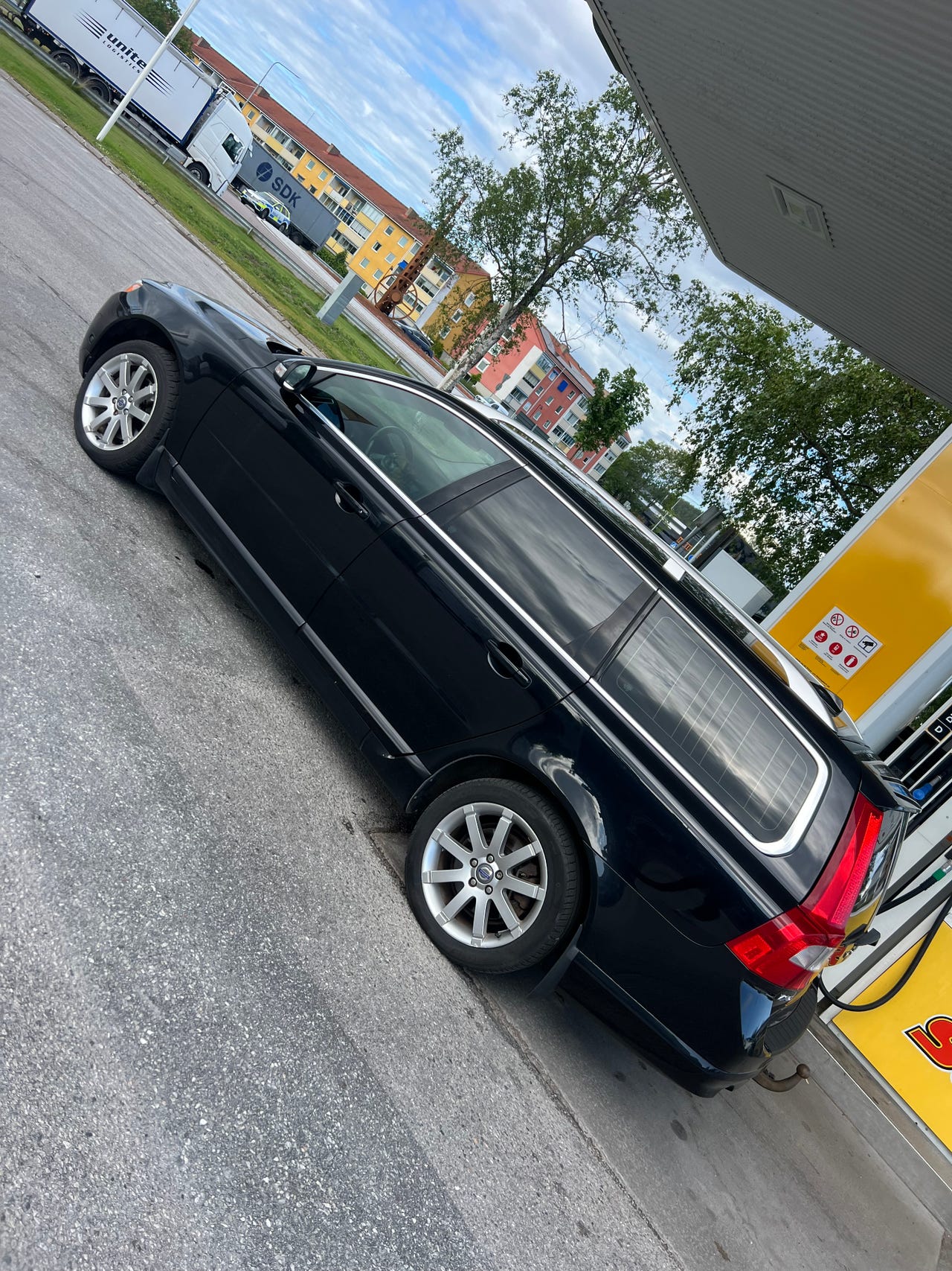 Volvo V70 2010 – bild 1 av 5