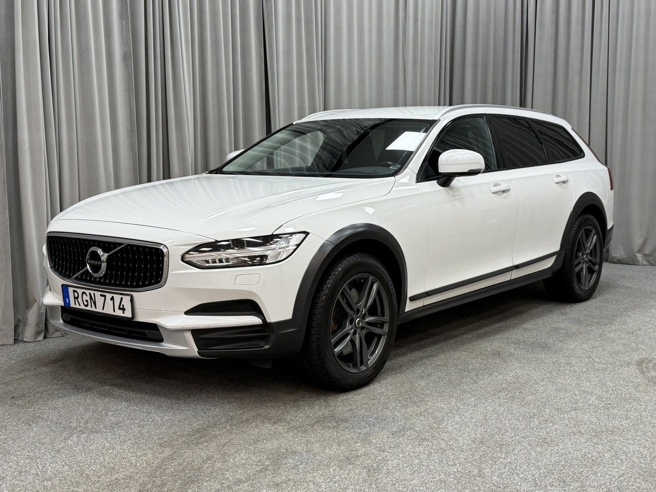 Volvo V90 Cross Country 2019 – bild 1 av 14