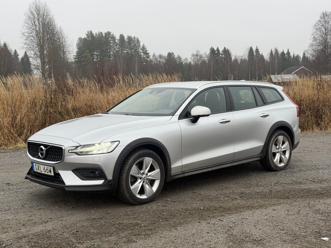 Volvo V60 Cross Country 2021 – bild 1 av 4