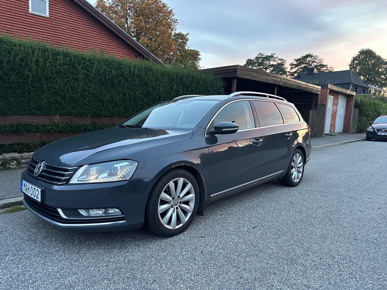 Volkswagen Passat 2012 – bild 1 av 7