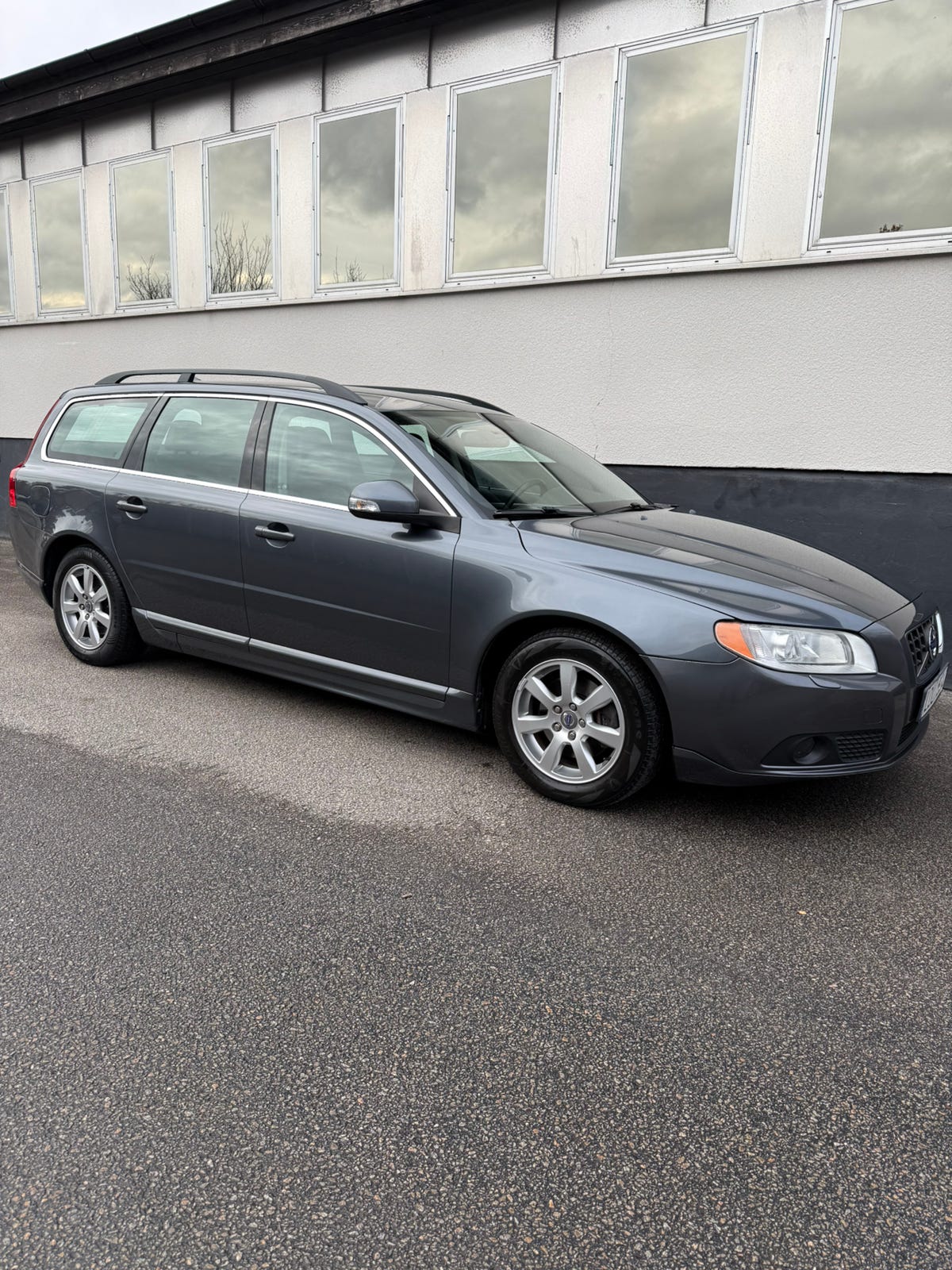 Volvo V70 2011 – bild 1 av 7