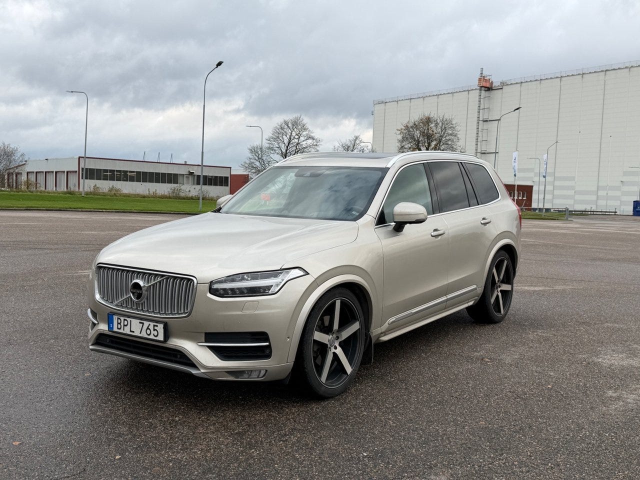 Volvo XC90 2016 – bild 1 av 8