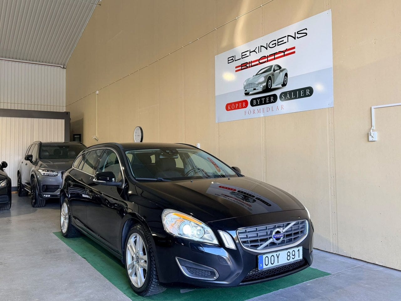 Volvo V60 2012 – bild 1 av 18