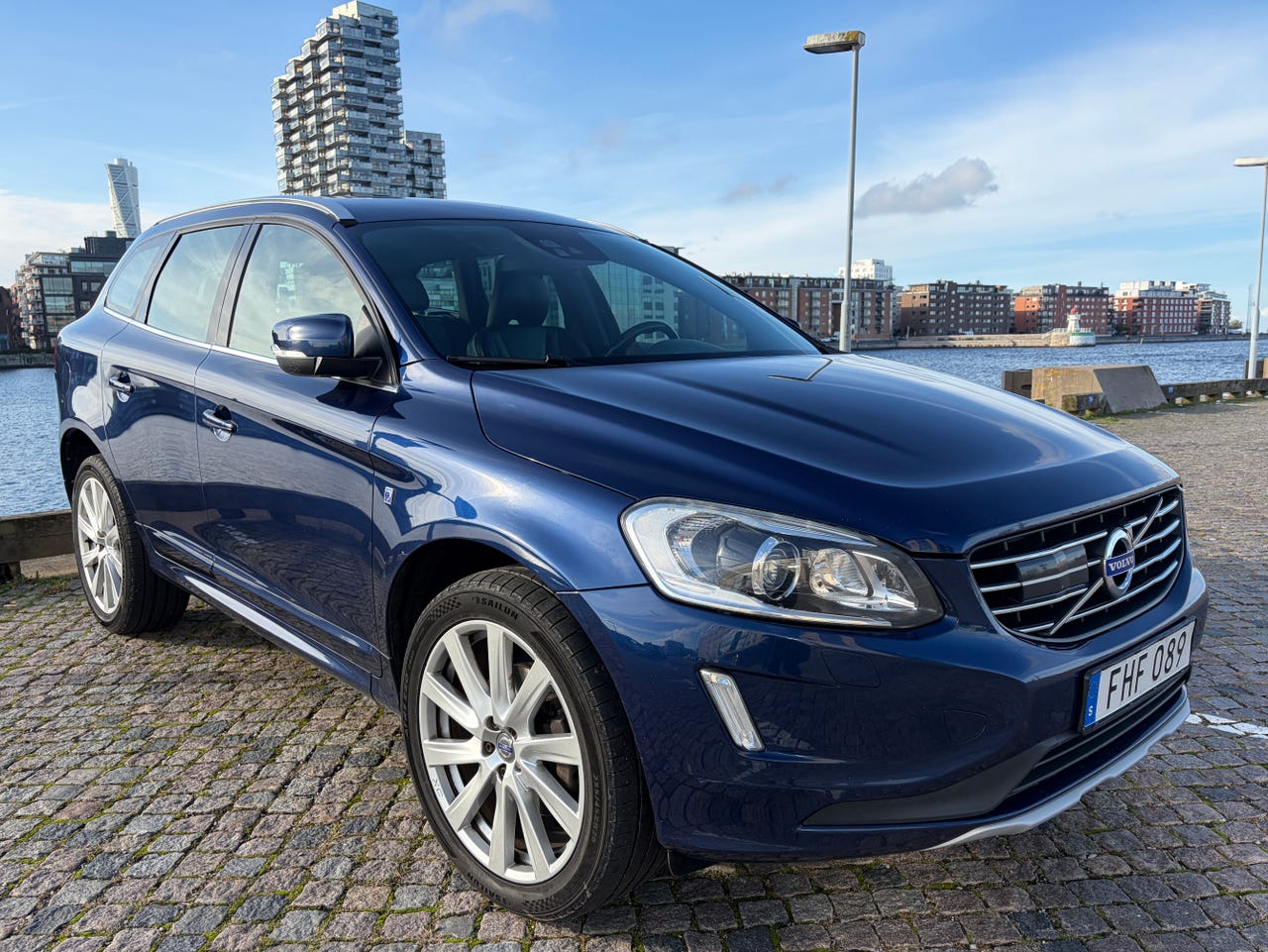 Volvo XC60 2016 – bild 1 av 15