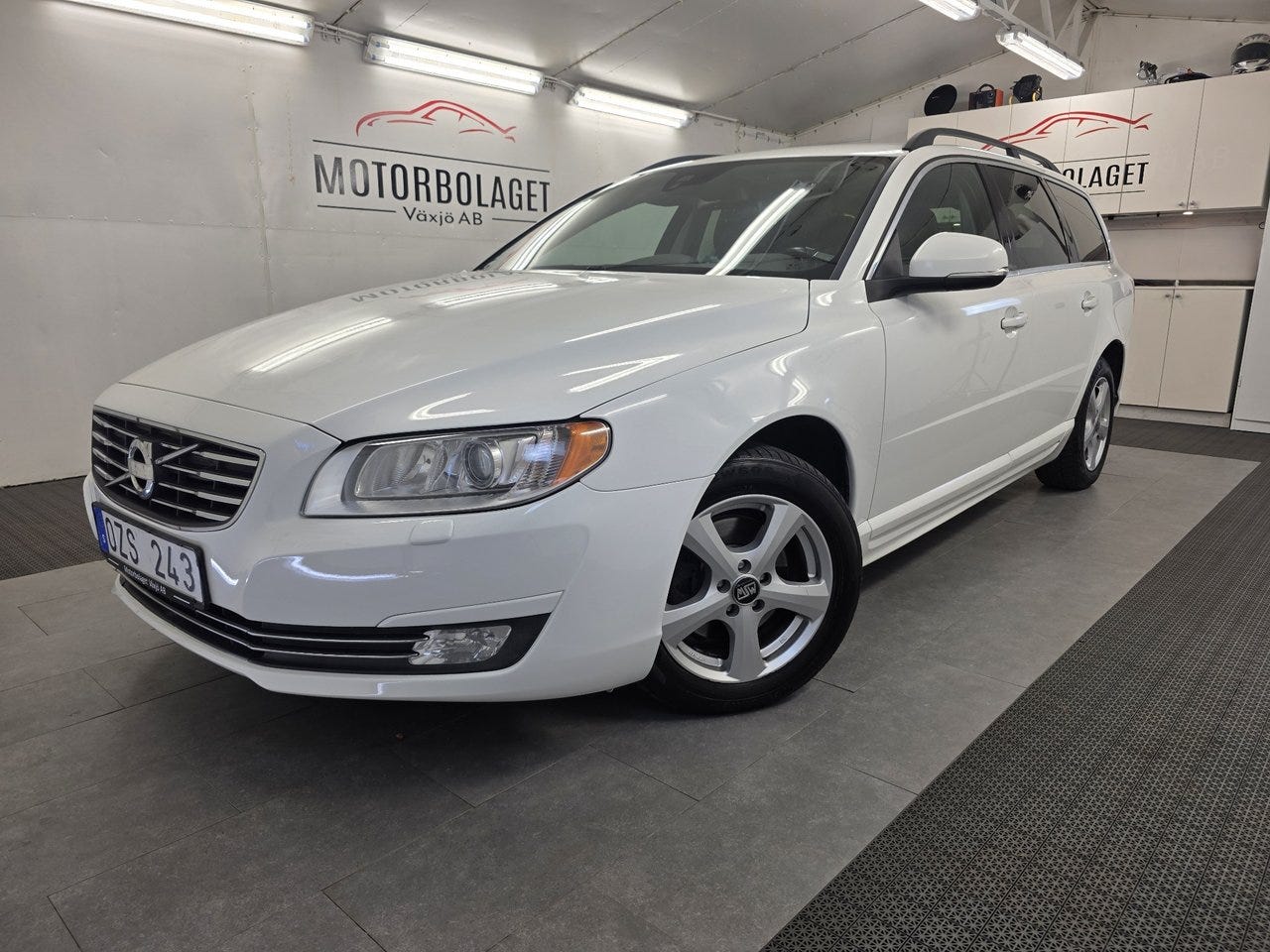 Volvo V70 2014 – bild 1 av 11