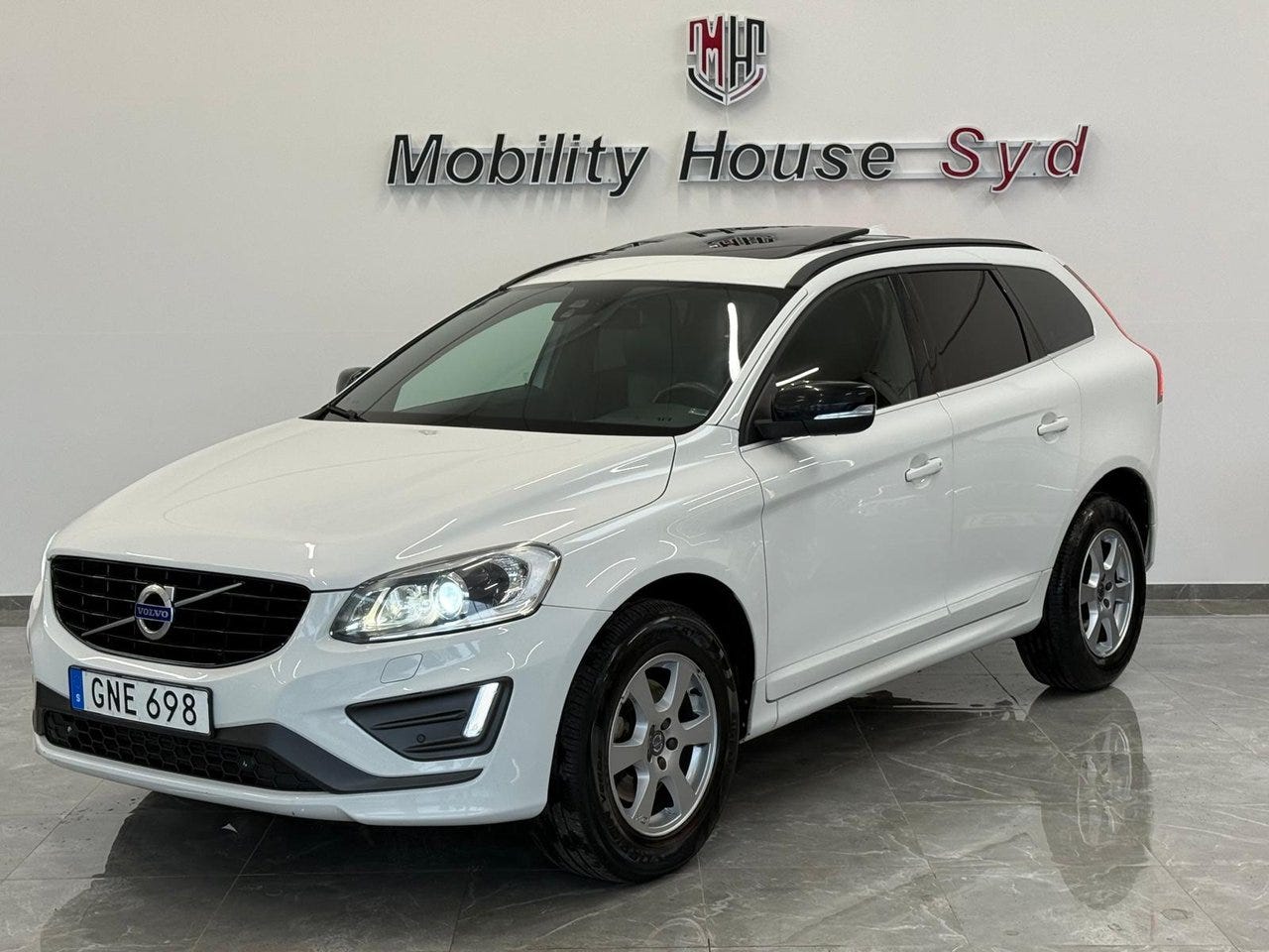 Volvo XC60 2016 – bild 1 av 24