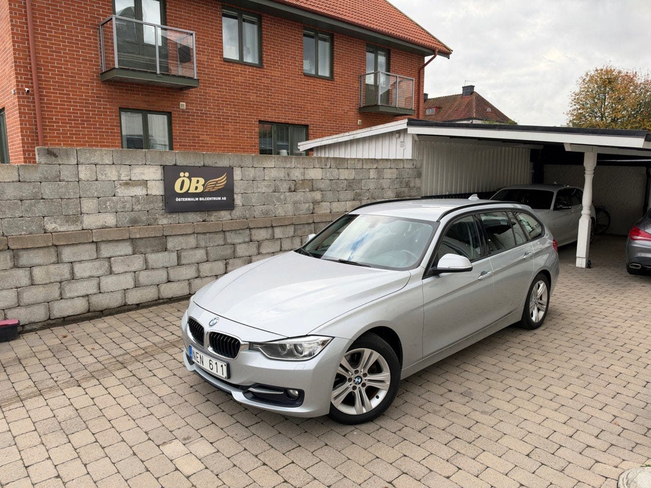 BMW 320d 2013 – bild 1 av 24