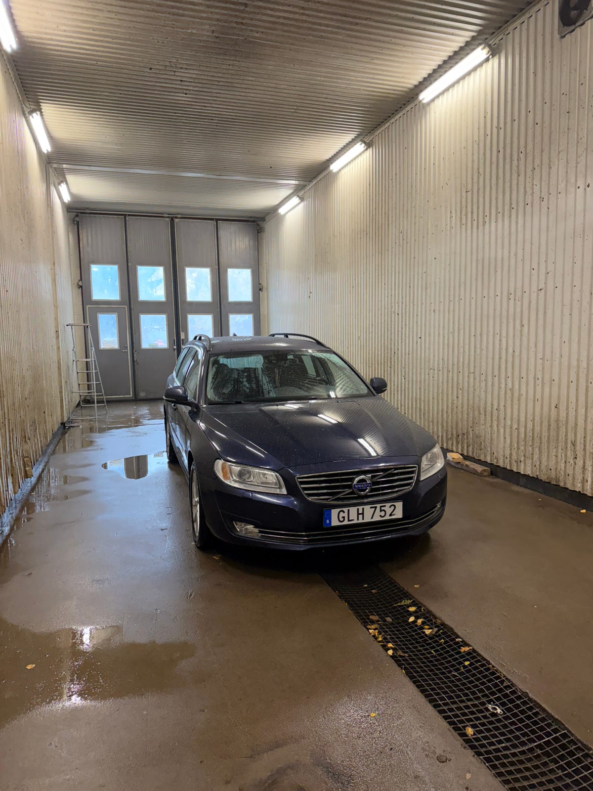 Volvo V70 2015 – bild 1 av 7