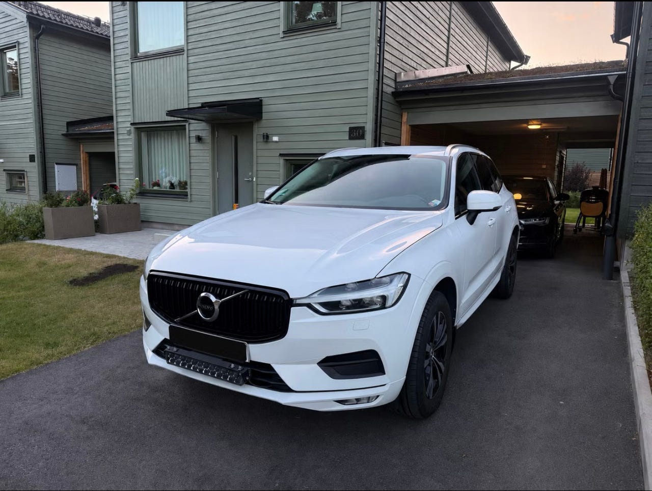 Volvo XC60 2018 – bild 1 av 6