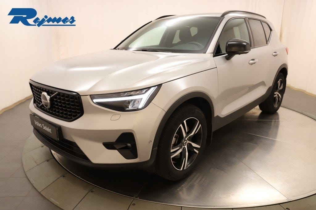 Volvo XC40 2025 – bild 1 av 24